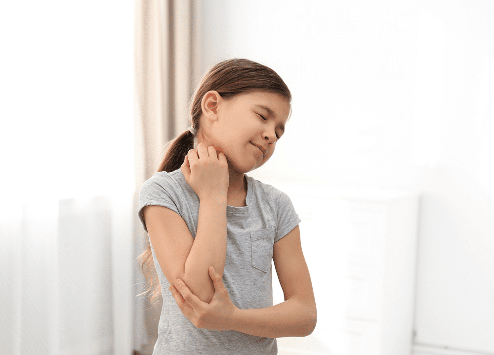 Los síntomas de las dermatitis atópica en niños