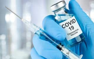 La vacuna de la COVID-19 en España: claves e información