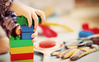 ¿Qué juguetes son seguros para mi hijo?