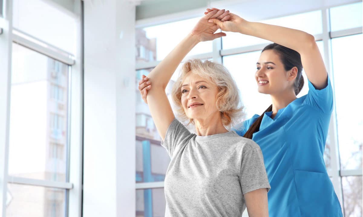 Cómo los seguros de salud pueden ayudar en la rehabilitación tras una cirugía